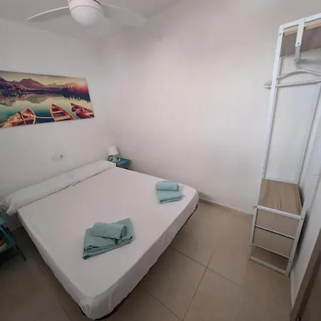 En Torremolinos, Urb Alamos